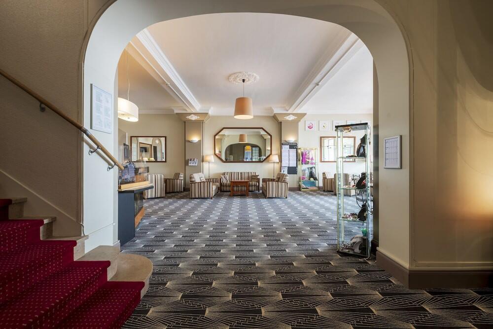 Foto de las zonas nobles de CERISE Royan - Le Grand Hôtel de la Plage