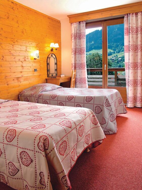 Foto de una habitación de Hôtel Vacances Bleues Les Chalets du Prariand