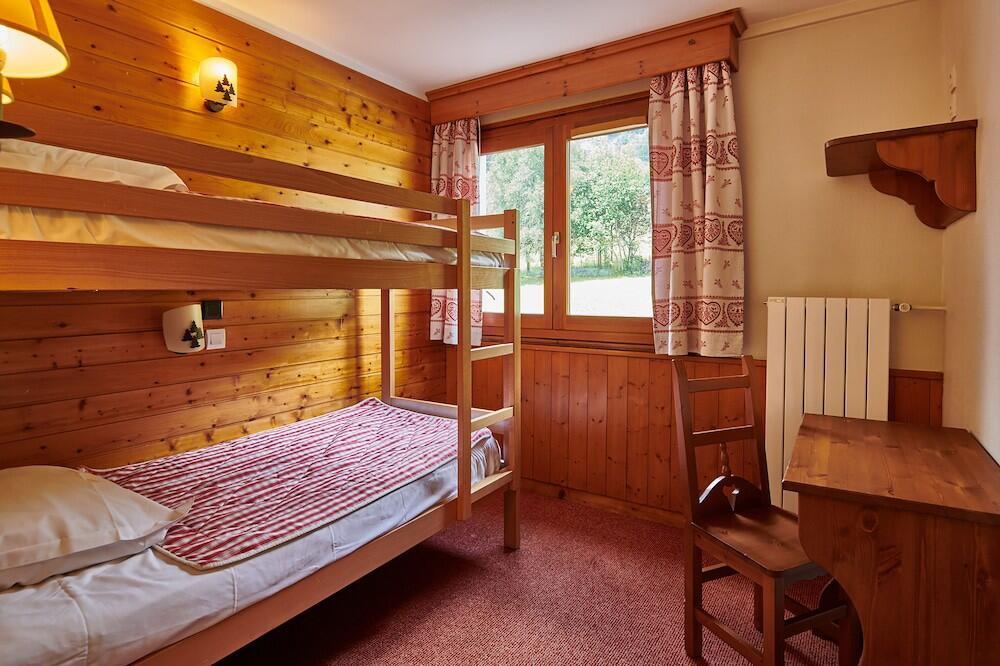 Foto de una habitación de Hôtel Vacances Bleues Les Chalets du Prariand