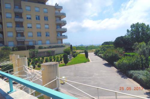 Foto de una habitación de Alquileres Vacacionales Les Pins Bleus - Antibes Juan Les Pins