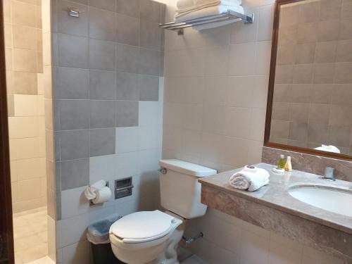 Foto del baño de HOTEL TRUEBA
