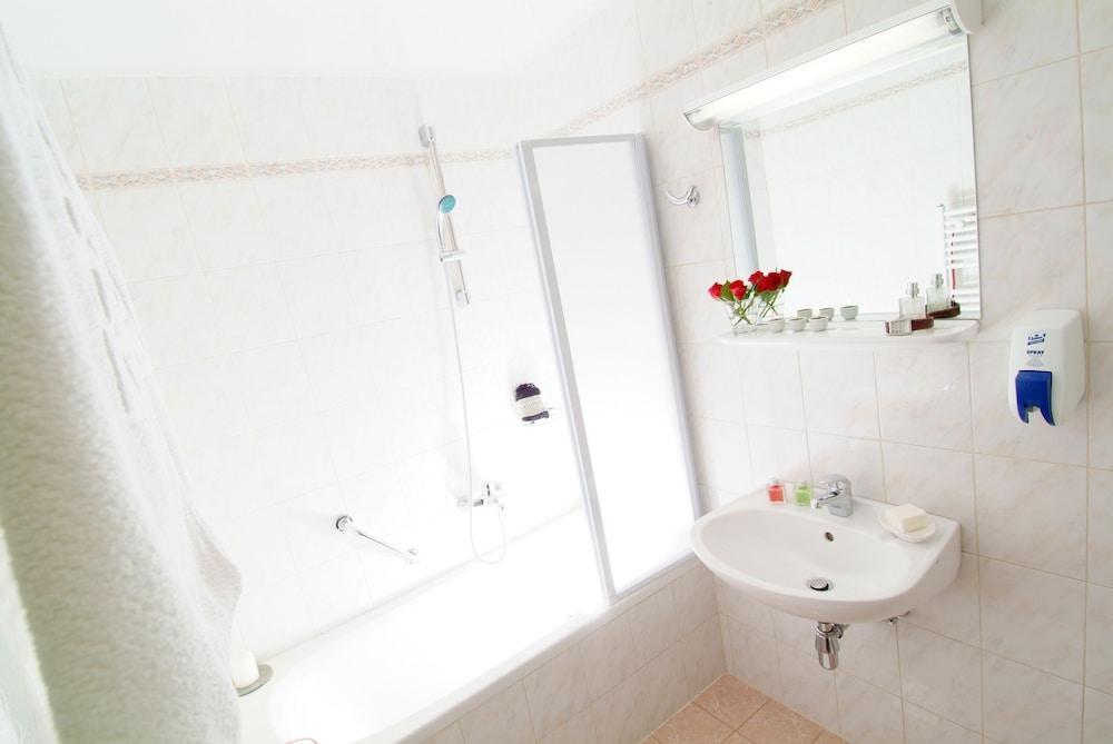 Foto del baño de Hotel Neboder