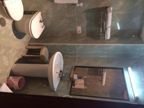 Foto del baño de Hotel Nueva Allandesa