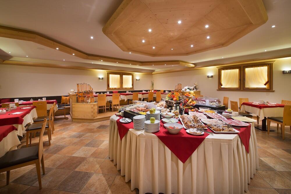 Foto de restauración de Hotel Meeting