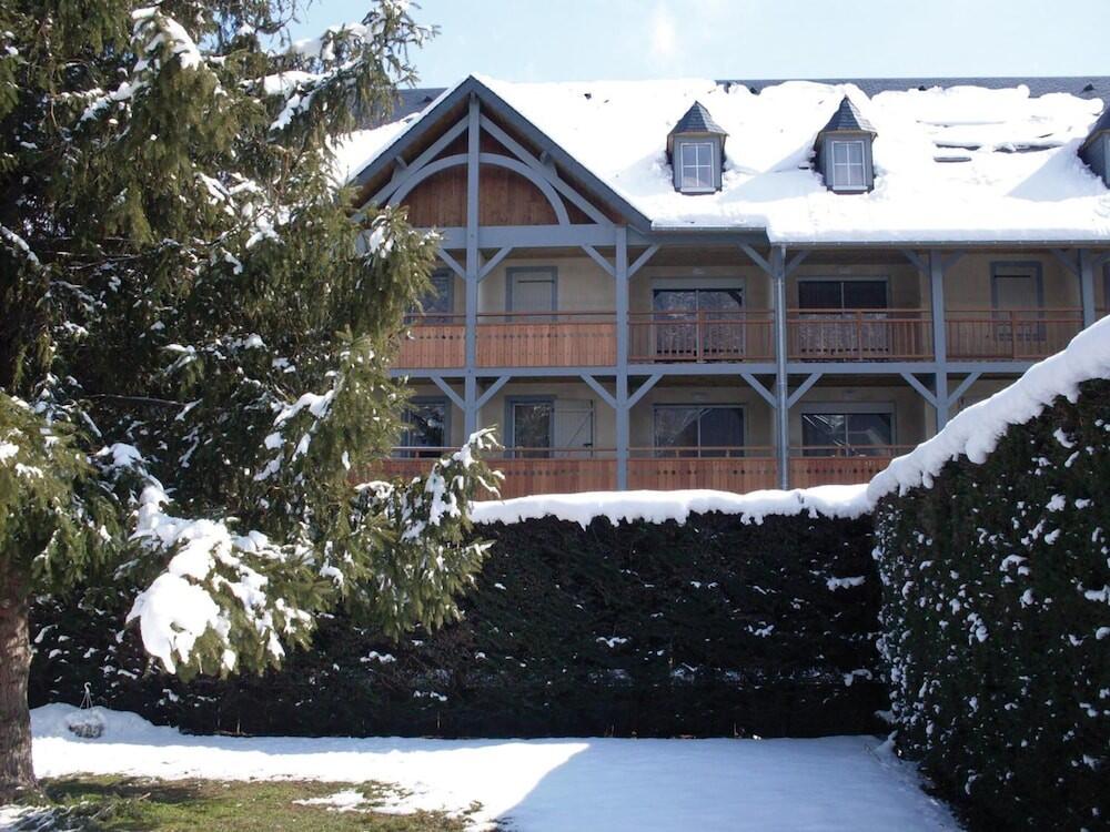 Foto del exterior de Aparthotel Lagrange Vacances Le Clos Saint Hilaire
