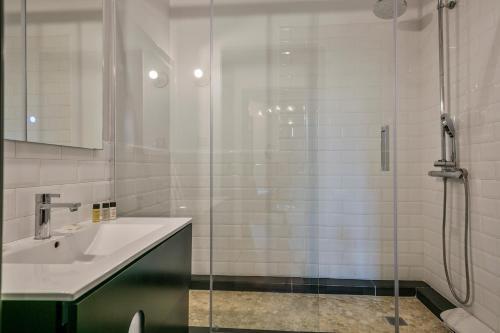 Foto del baño de Midtown Luxury Apartments by Sweet Inn