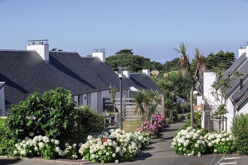 Foto del exterior de Camping Belambra Clubs Trégastel - Residence Le Castel Sainte Anne