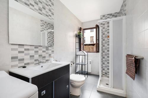 Foto del baño de Alquileres Vacacionales Urban Suites Granada