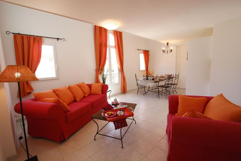 Foto de una habitación de Aparthotel Lagrange Vacances Le Domaine de Bourgeac