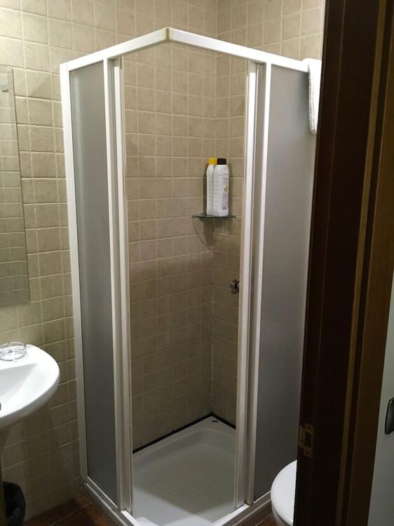 Foto del baño de Pensión La Bilbaina - Albergue Logroño