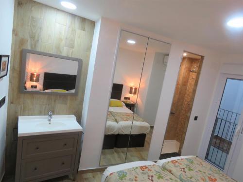 Foto de una habitación de Living Sevilla Apartments Hércules