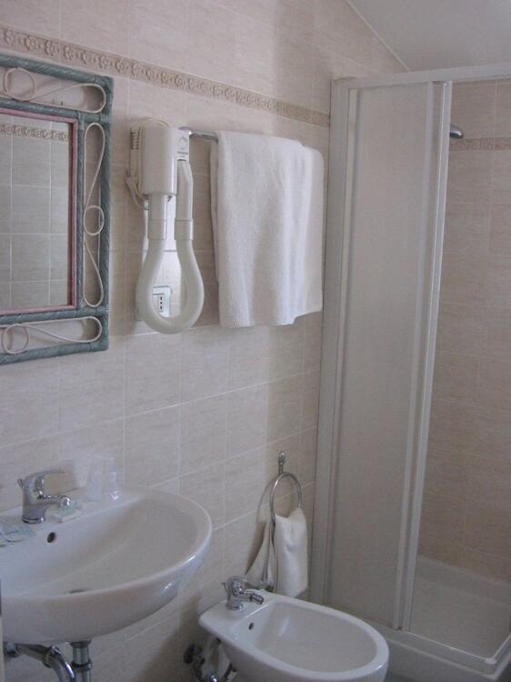 Foto del baño de Hotel Garden