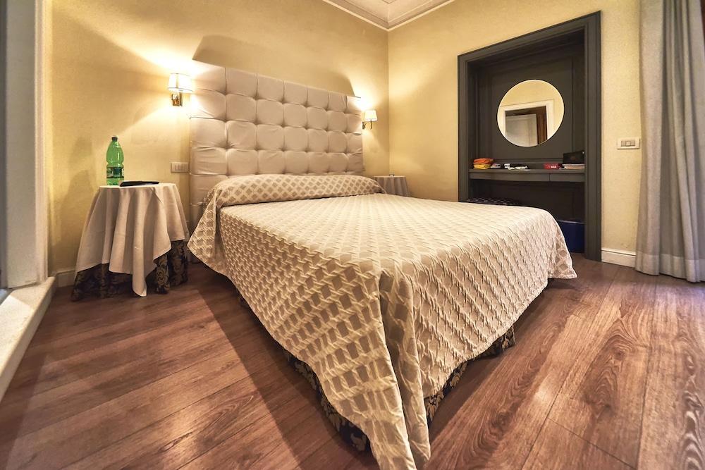 Foto de una habitación de Hotel Condotti 29