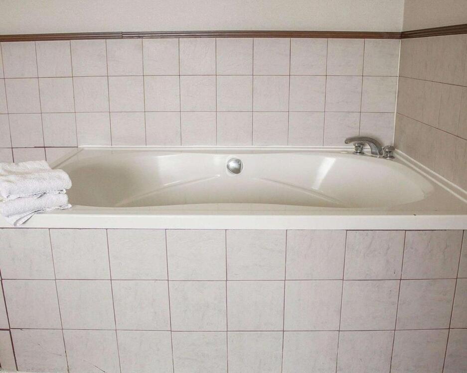 Foto del baño de Hotel Norwood Inn &amp;amp; Suites Columbus