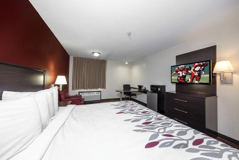 Foto de una habitación de Hotel Red Roof Inn &amp;amp; Suites Savannah Airport