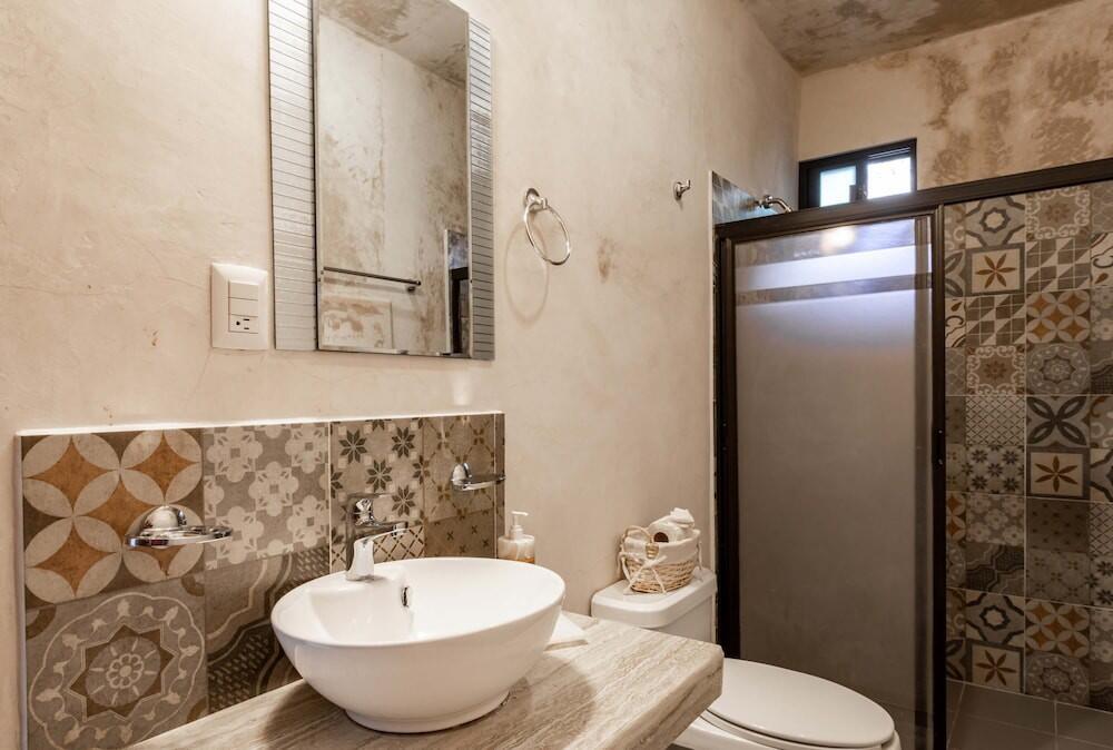Foto del baño de Hotel Colonial Zaci by GuruHotel