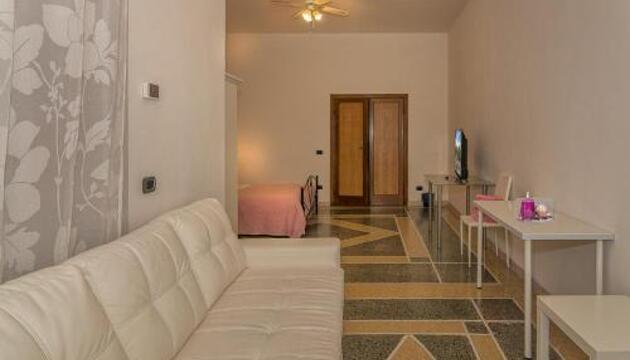 Foto de Bed-and-Breakfast Holiday Pisa Gare 2