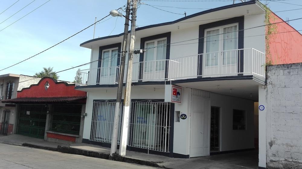 Foto del exterior de Hotel Angela Carolina