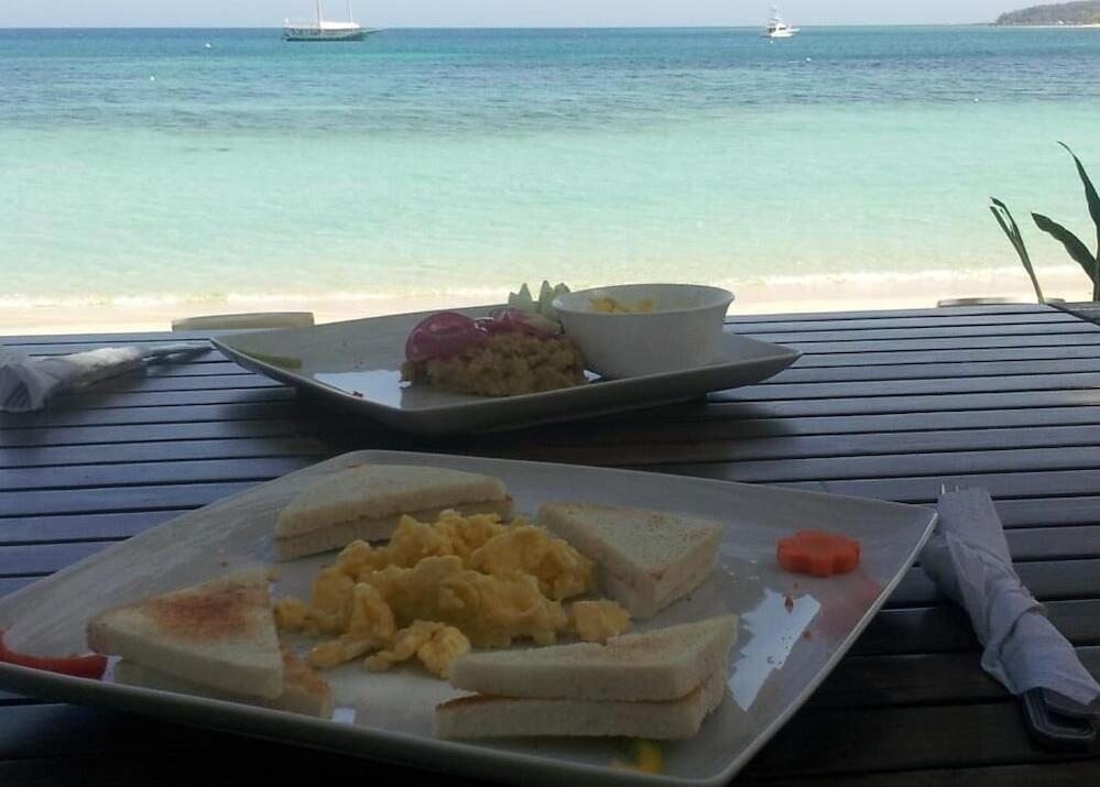 Foto de restauración de Hotel Paradise Island Beach Resort