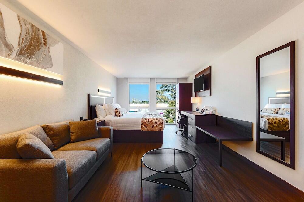 Foto de una habitación de Hotel Sleep Inn Guadalajara Galerías