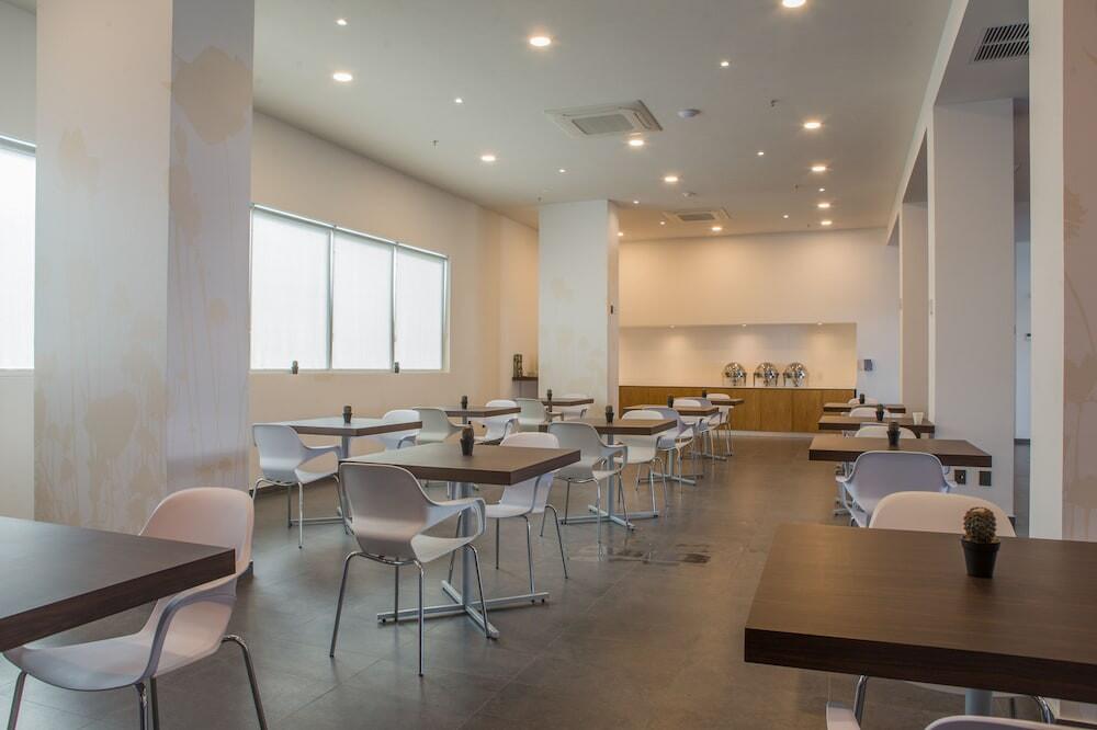 Foto de restauración de Hotel Sleep Inn Guadalajara Galerías