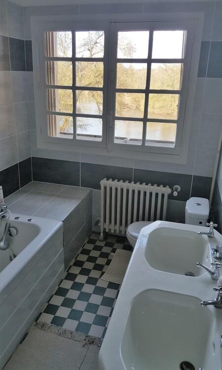 Bathroom – Le Manoir du coeur volant B&amp;amp;B