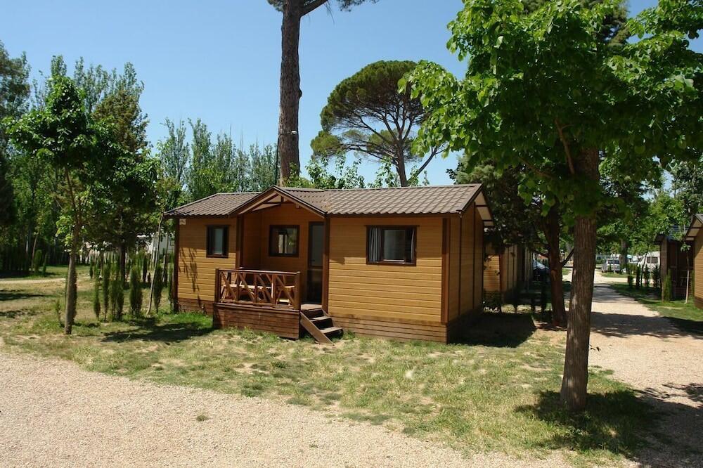 Foto de una habitación de Aranjuez Camping &amp;amp; Bungalows