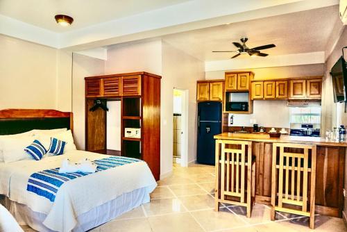 Foto de una habitación de Hotel La Isla Resort