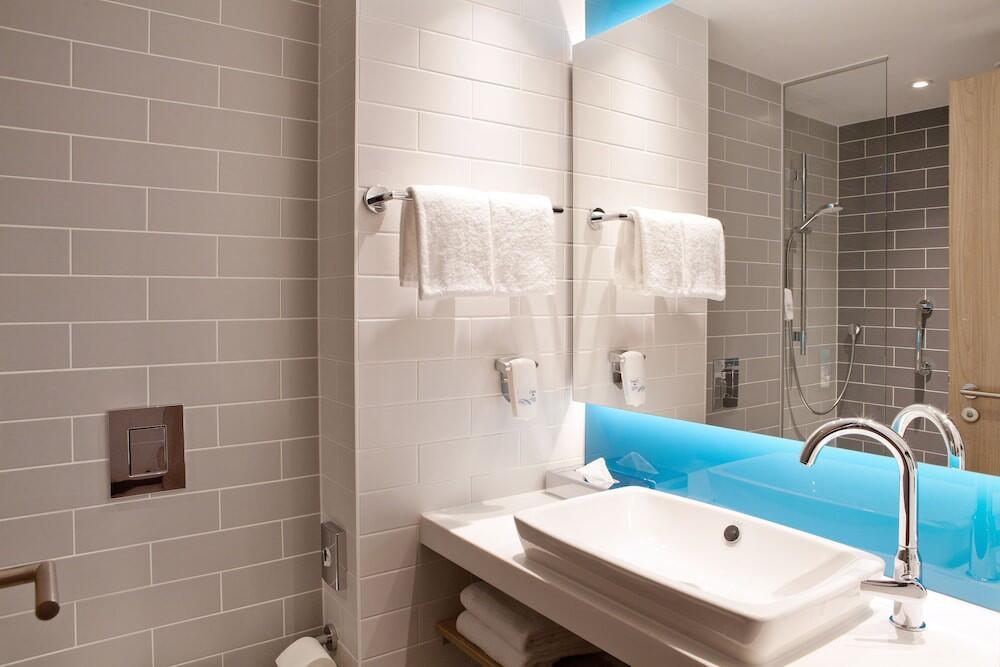 Foto del baño de Holiday Inn Express - Offenburg, an IHG Hotel
