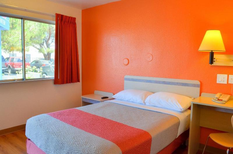 Room – Motel 6-Santa Nella, CA - Los Banos - Interstate 5