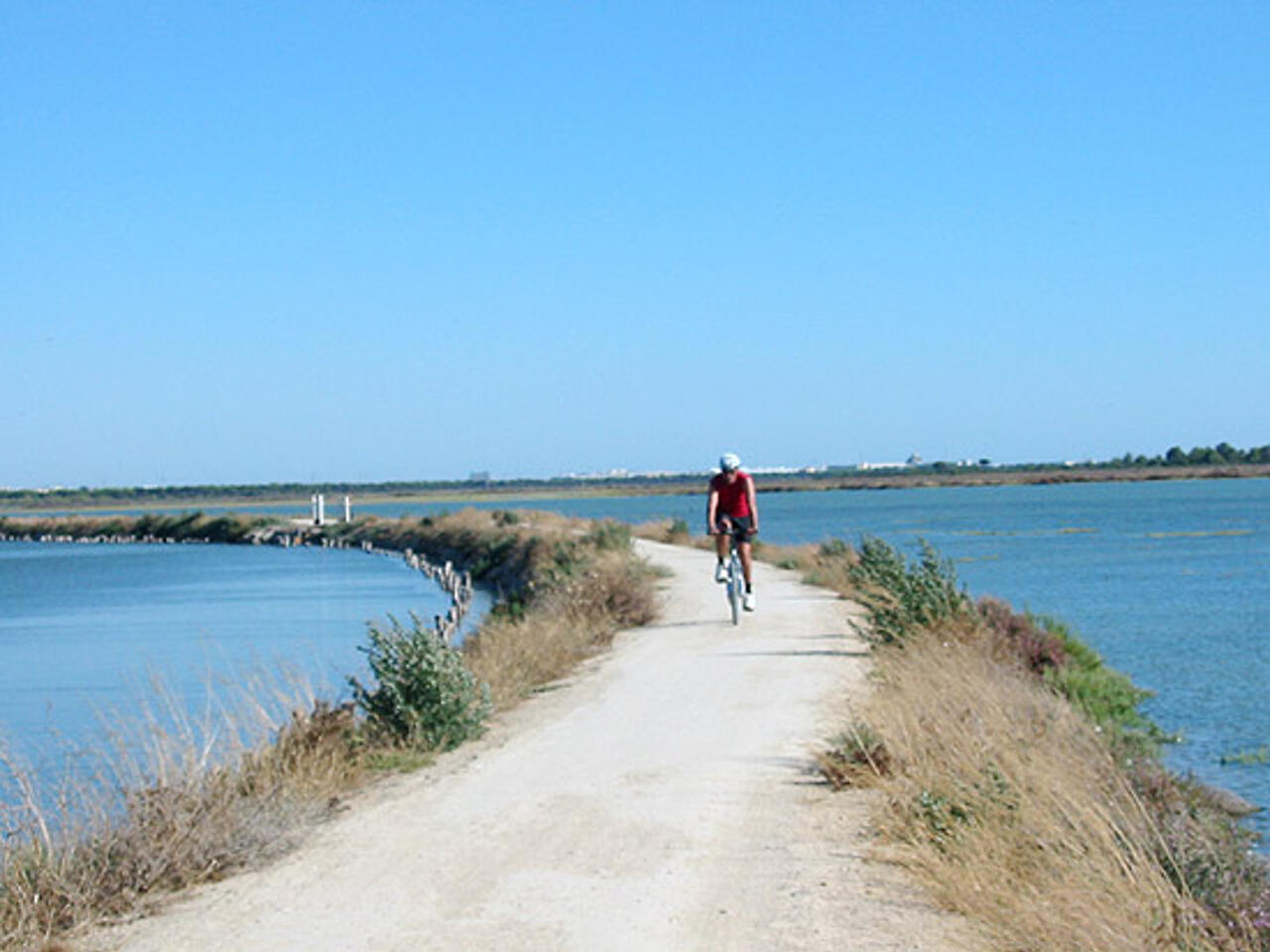Fotografía de Carril de bici por la costa de Cadiz